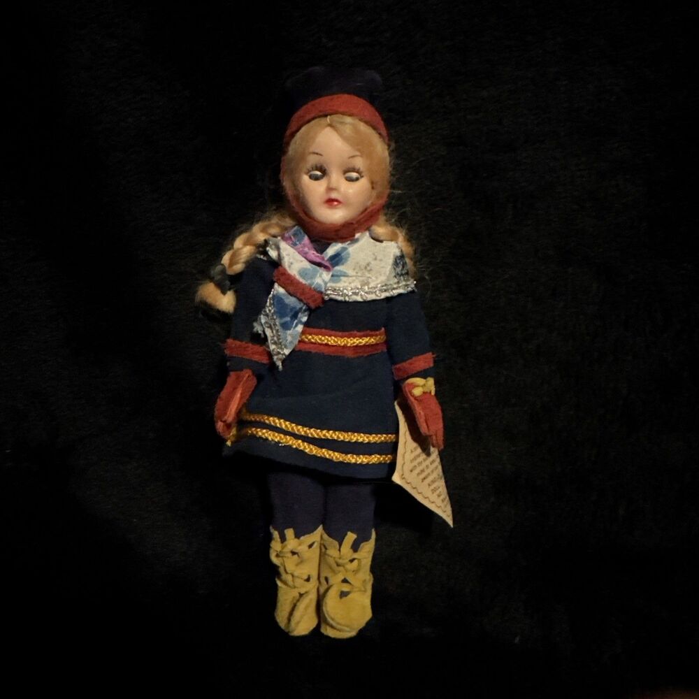 Vintage 1950s Handmade Carlson Lapplander Girl Doll 7.5"